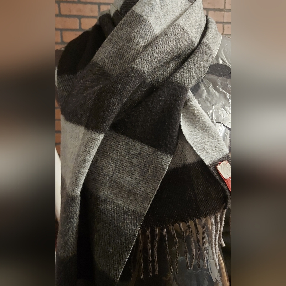 Plaid Cashemire Scarf in Charcoal and Gray Made In Italy